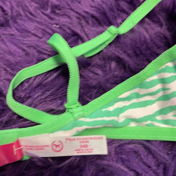 Victoria Bras sizes 34A-34B - Picture 4 of 9